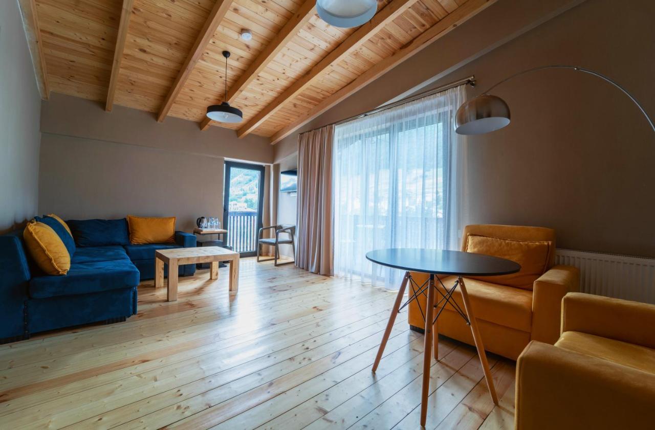 Hotel Lahili Mestia Exteriér fotografie