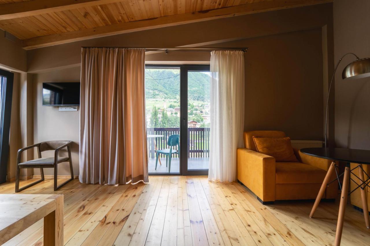 Hotel Lahili Mestia Exteriér fotografie