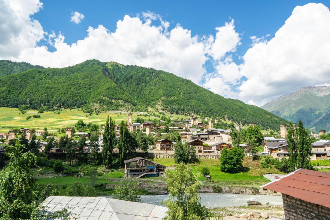 Hotel Lahili Mestia Exteriér fotografie