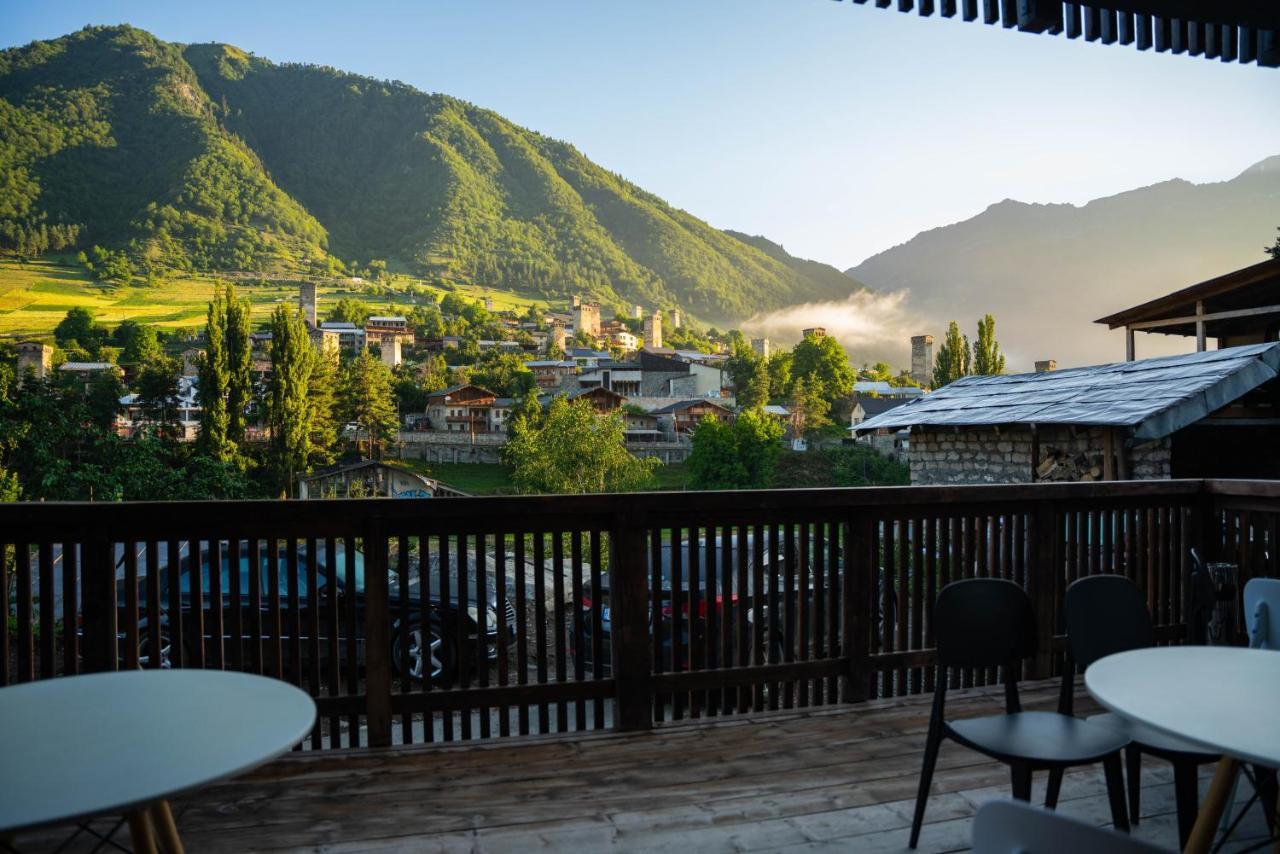 Hotel Lahili Mestia Exteriér fotografie