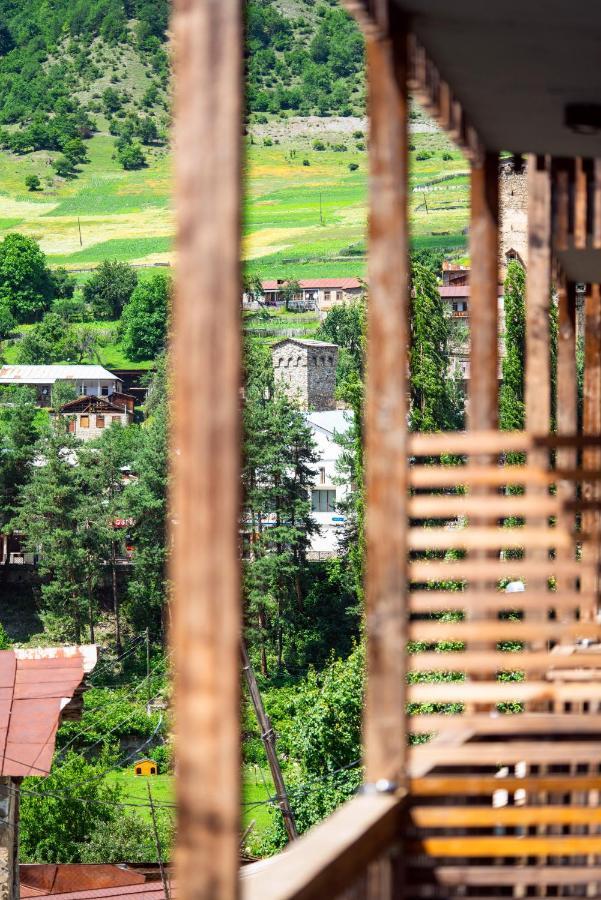 Hotel Lahili Mestia Exteriér fotografie